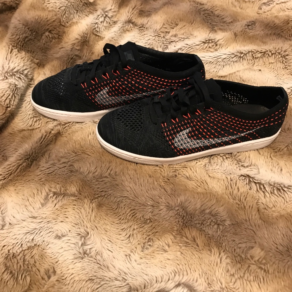 Women’s nikes size 8.5